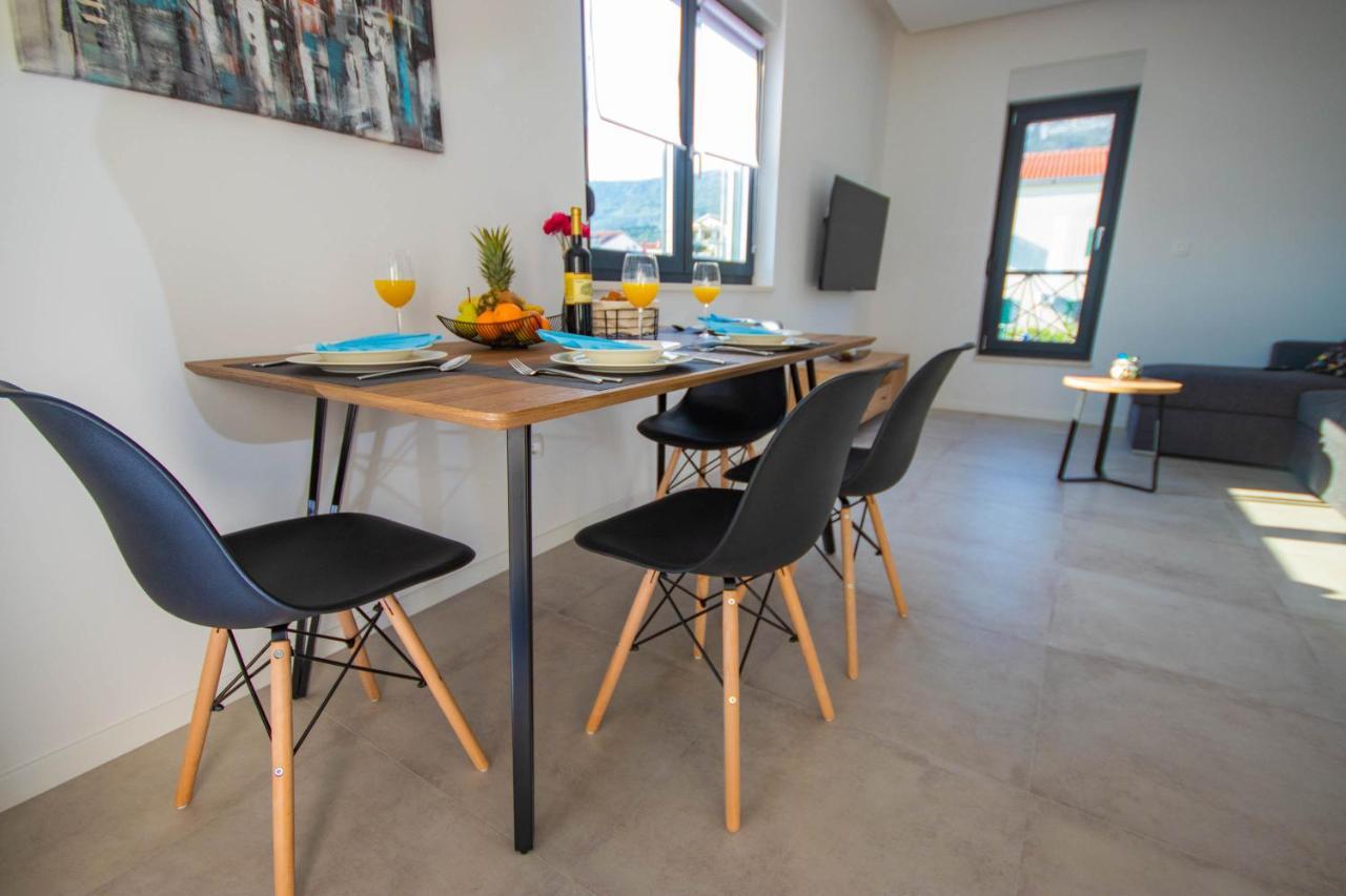 Apartmani Le-Lu Каштела Экстерьер фото