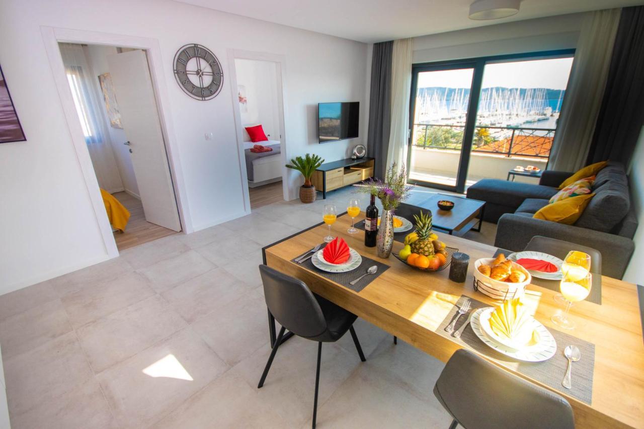Apartmani Le-Lu Каштела Экстерьер фото