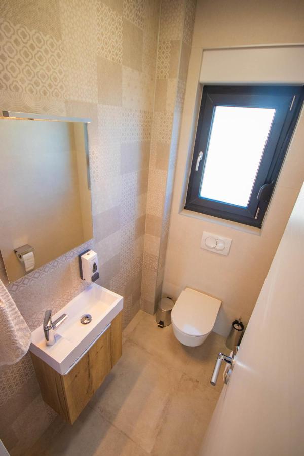 Apartmani Le-Lu Каштела Экстерьер фото